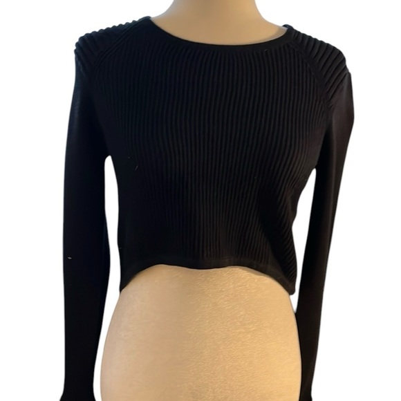 CABI Solid Black Ribbed Cropped Pullover Crewneck Woman’s Sweater Size Small - Picture 1 of 7